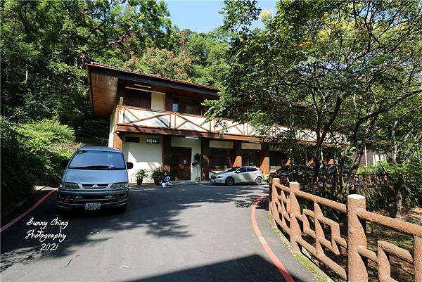 住宿體驗 南投縣信義鄉 蟬說和社山林Forestville  森林系住宿，一泊二食 ，白日欣賞山景，晚上享用中西日的桌袱料理 桑妮晴的日常紀錄 (補) (1).jpg