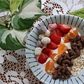桑妮晴的日常記錄 女攝影師桑妮晴的攝影紀錄 優格擺盤練 健康飲食風  自製優格擺盤，美味、健康又好拍的彩虹水果優格麥片早餐 20211213 (2).jpg