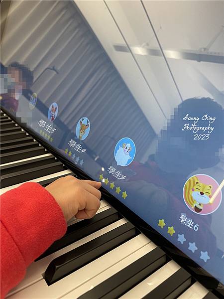 【親子體驗】竹北鋼琴課推薦、竹北音樂教學「JCM 愛麗音樂學院」，一起從遊戲中學系統化的幼兒團體鋼琴課 桑妮晴的日常紀錄 (8)_副本.jpg