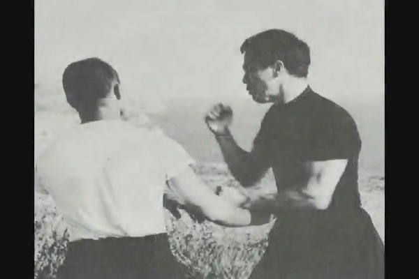 BRUCE LEE THE TEACHER II.avi[14-58-01].JPG