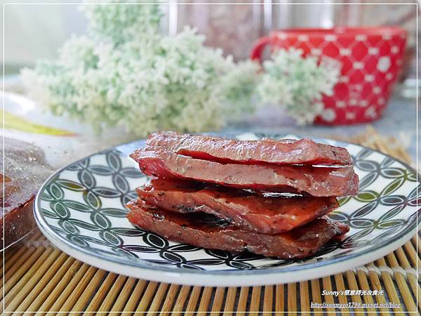 新家香肉乾肉鬆_桃園南門市場_桃園美食_伴手禮 (9).JPG