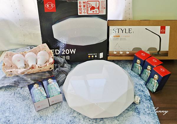 【旭光】LED 10W 球泡燈_吸頂燈_護眼檯燈   (8).JPG