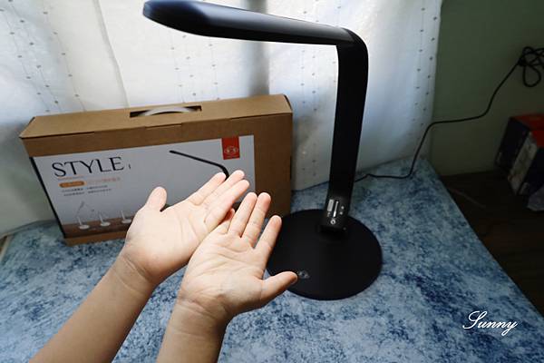 【旭光】LED 10W 球泡燈_吸頂燈_護眼檯燈   (22).JPG