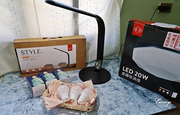 【旭光】LED 10W 球泡燈_吸頂燈_護眼檯燈   (24).JPG