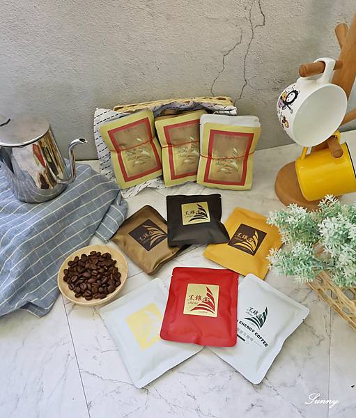 中元普渡供品_黑鑲金咖啡_金紙咖啡 (2).JPG