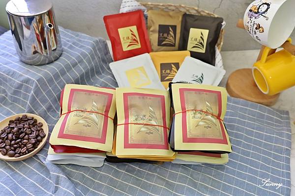 中元普渡供品_黑鑲金咖啡_金紙咖啡 (6).JPG