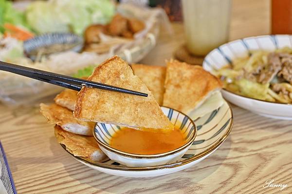 越好吃越南料理 振興店_台中美食東區越南美食_推推鍋_ 越式滿漢拼盤_越南河粉_越南春捲 (26).JPG