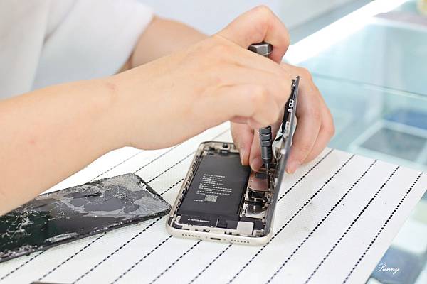 吉米通訊_台中手機維修推薦_iPhone13 pro max換螢幕電池 (12).JPG