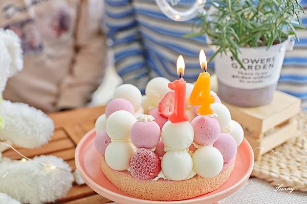 宅配生日蛋糕推薦 卡瓦 草莓可爾必思義式冰淇淋蛋糕 (14).JPG