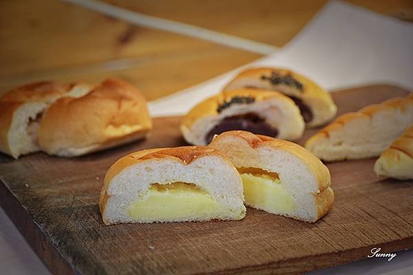 台中第二市場美食 紅豆麵包伴手禮 小豆パン ほんと (7).JPG