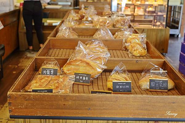 台中第二市場美食 紅豆麵包伴手禮 小豆パン ほんと (26).JPG