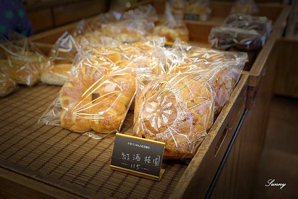 台中第二市場美食 紅豆麵包伴手禮 小豆パン ほんと (27).JPG