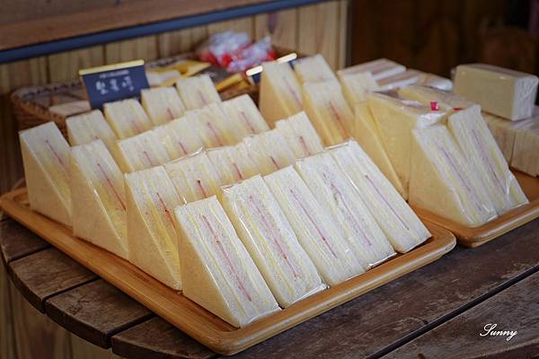 台中第二市場美食 紅豆麵包伴手禮 小豆パン ほんと (28).JPG