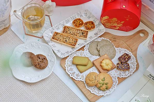 皇樓中西式喜餅璀璨禮盒 (25).JPG