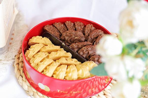 2025送禮推薦_實心蛋捲春節禮盒 (9).JPG