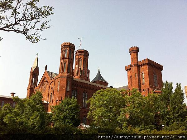 Smithsonian Castle 1.jpg