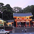 0865.晚上的八阪神社.JPG