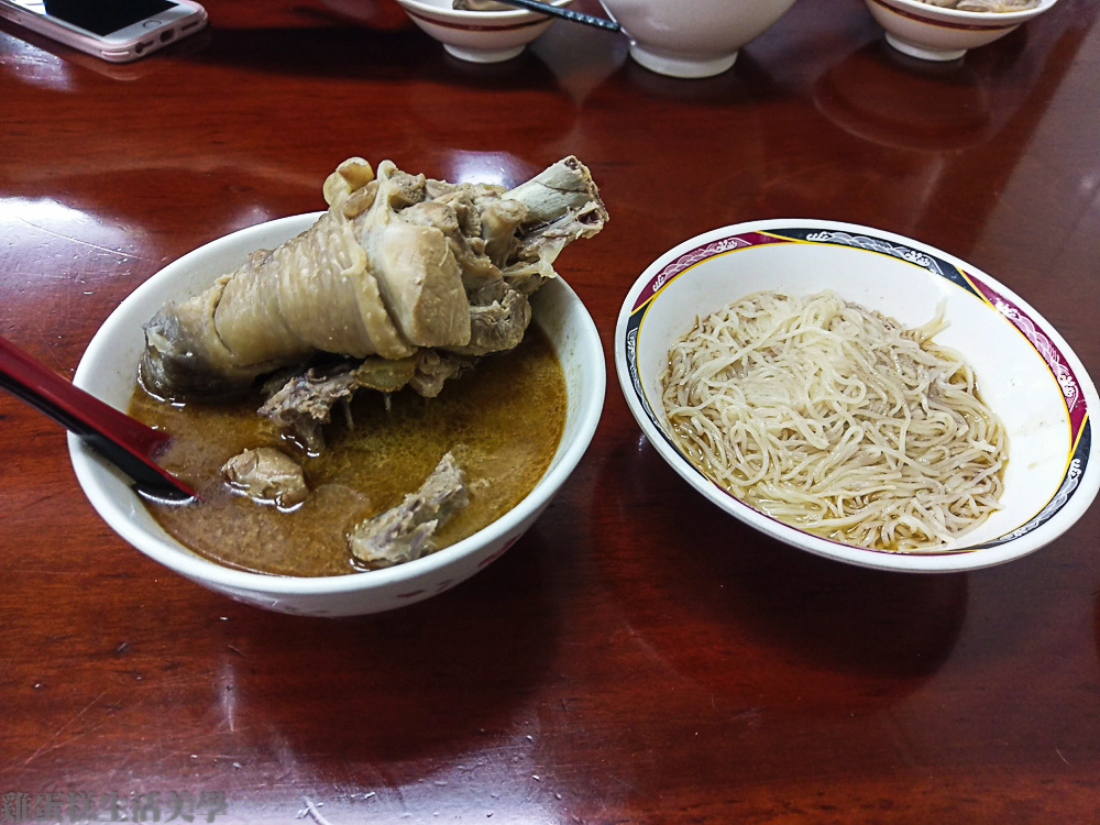 【台北食記】寧夏夜市美食介紹 - 賴雞蛋蚵仔煎、環記麻油雞