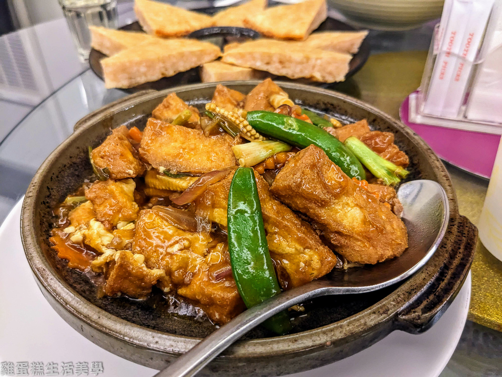 【桃園食記】芭堤雅 - 龍潭道地平價泰式料理，大庭院好停車晚