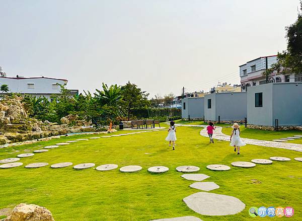 ★小琉球住宿推薦★ 嶼野山隱，露營風的木屋住宿有著戶外大草皮