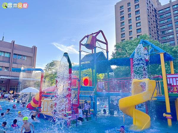 ★台北玩水景點★ 自來水園區，門票銅板價6歲以下免費暢玩水園