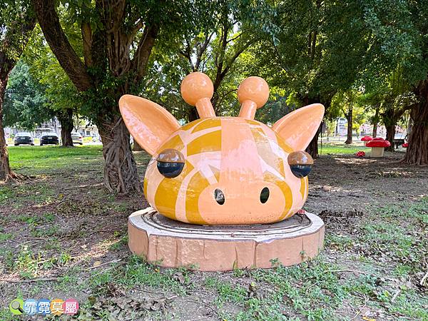 ★高雄公園★ 蓮池潭兒童公園， 走進童話世界找三隻小豬玩躲貓