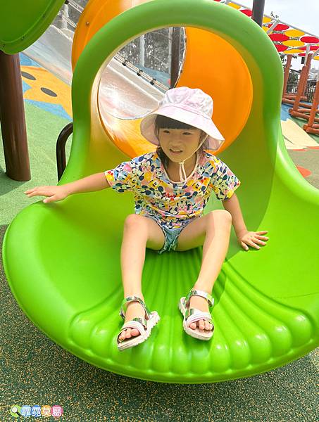 ★桃園公園★ 平鎮民俗文化公園，最新親子公園放電孩子! 超特別穀倉造型主題場，有攀爬網架、旋轉盤、溜滑梯和溜滑梯等好玩又繽紛的遊戲場 14 2025