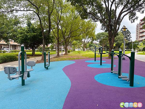 ★桃園公園★ 平鎮民俗文化公園，最新親子公園放電孩子! 超特別穀倉造型主題場，有攀爬網架、旋轉盤、溜滑梯和溜滑梯等好玩又繽紛的遊戲場 19 2025
