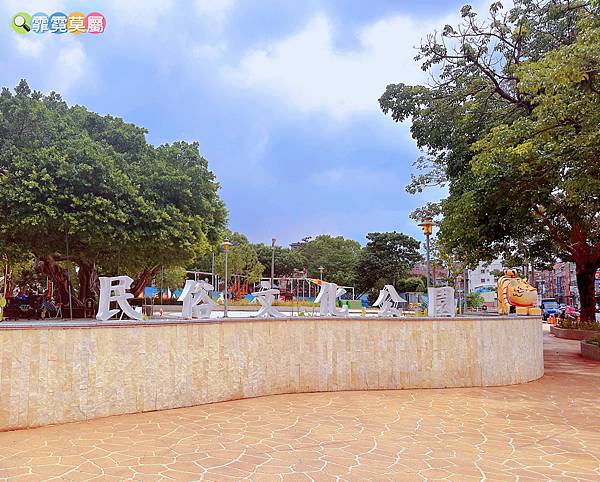 ★桃園公園★ 平鎮民俗文化公園，最新親子公園放電孩子! 超特別穀倉造型主題場，有攀爬網架、旋轉盤、溜滑梯和溜滑梯等好玩又繽紛的遊戲場 23 2025
