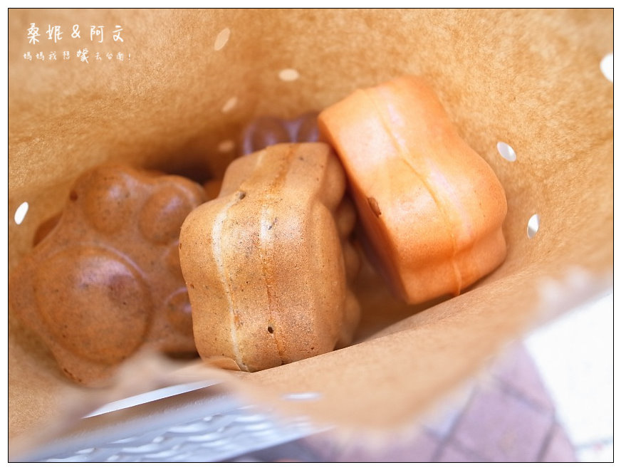 【台南安平】柯吉BAR 鮮奶脆皮雞蛋糕|人氣國民銅板美食,萌萌喵掌好可愛~豐富內餡好好吃! 【台南安平】柯吉BAR 鮮奶脆皮雞蛋糕|人氣國民銅板美食,萌萌喵掌好可愛~豐富內餡好好吃!