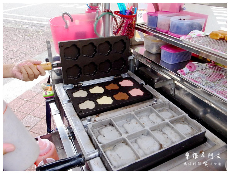 【台南安平】柯吉BAR 鮮奶脆皮雞蛋糕|人氣國民銅板美食,萌萌喵掌好可愛~豐富內餡好好吃! 【台南安平】柯吉BAR 鮮奶脆皮雞蛋糕|人氣國民銅板美食,萌萌喵掌好可愛~豐富內餡好好吃!