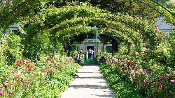 莫內花園走道.jpg 莫內花園走道.jpg