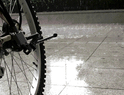 bike&rain.gif