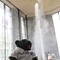 泉水水柱噴力強大可達14公尺喔～