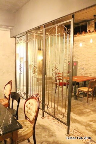 034-Closet Restaurant & Bar035.JPG