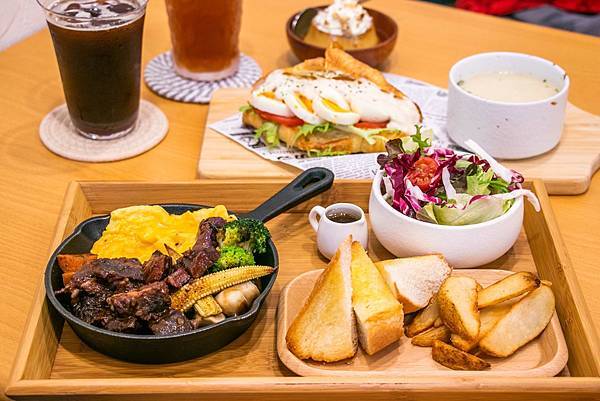 賴家Brunch/Coffee/Dessert(公休日參照FB或IG)