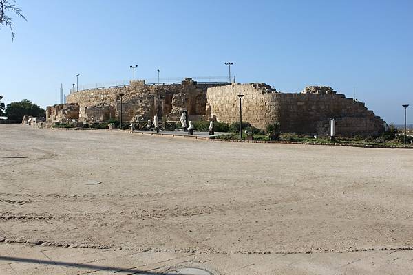 IMG_0796凱撒利亞希律王建的古城_調整大小 .JPG