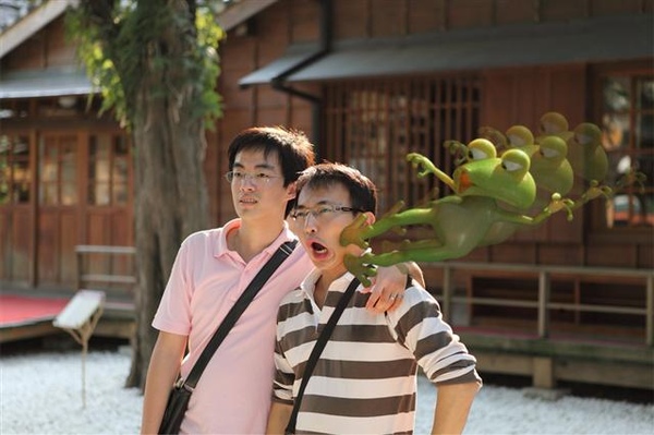 FarmFrog003.jpg FarmFrog003.jpg