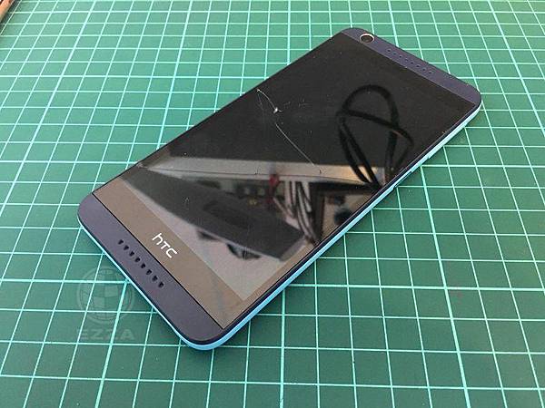 HTC Desire626 不小心壓到