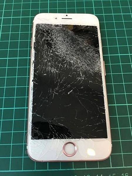 iphone6s 被車輾過的下場