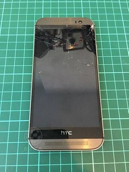 HTC M8 一不小心就摔破了