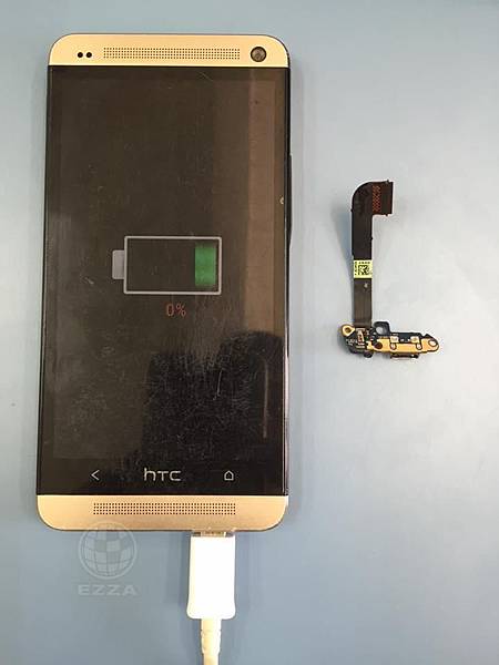 HTC M7充不了電無法開機