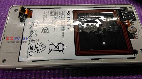 Sony Z1 Compact電池膨脹來了