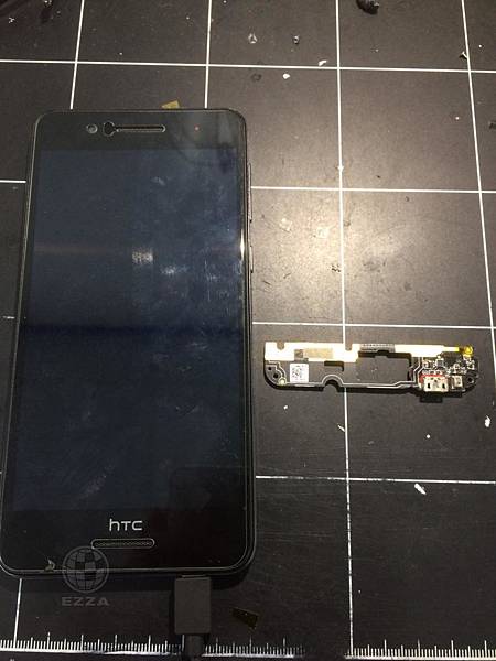 HTC 728 充電孔燒焦