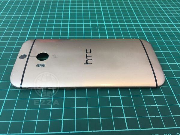 HTC M8 背蓋變形嚴重