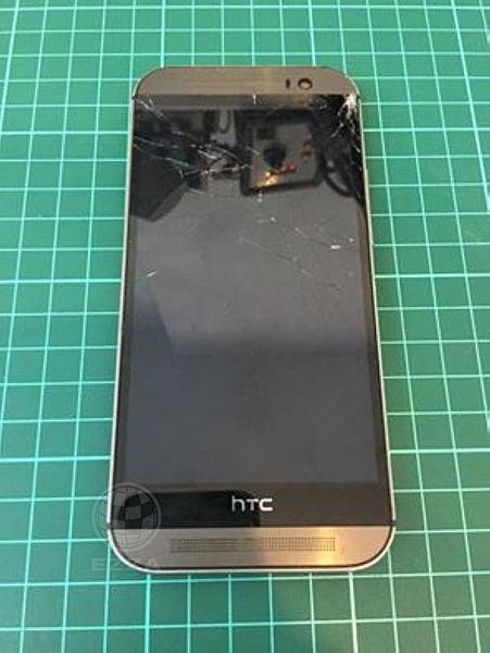 HTC M8 一不小心就摔破了