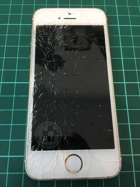iphone5s面板破裂好心痛