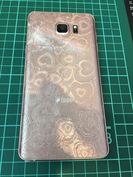 三星Note5背蓋破裂