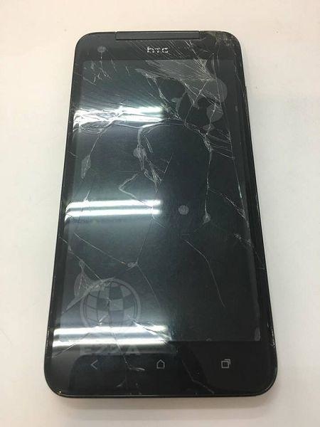 HTC蝴蝶機螢幕滿是裂痕