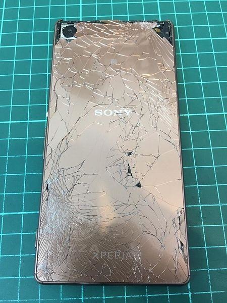 Sony Z3背蓋破裂